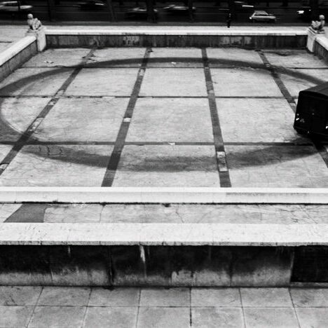 Marina Abramovic - Relation in movement - Paris (1977)